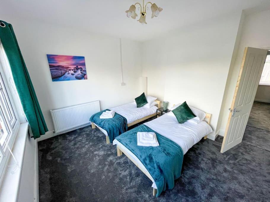 Apartament Perfect For Contractors & Families! 7 Beds Free Parking Birmingham Zewnętrze zdjęcie