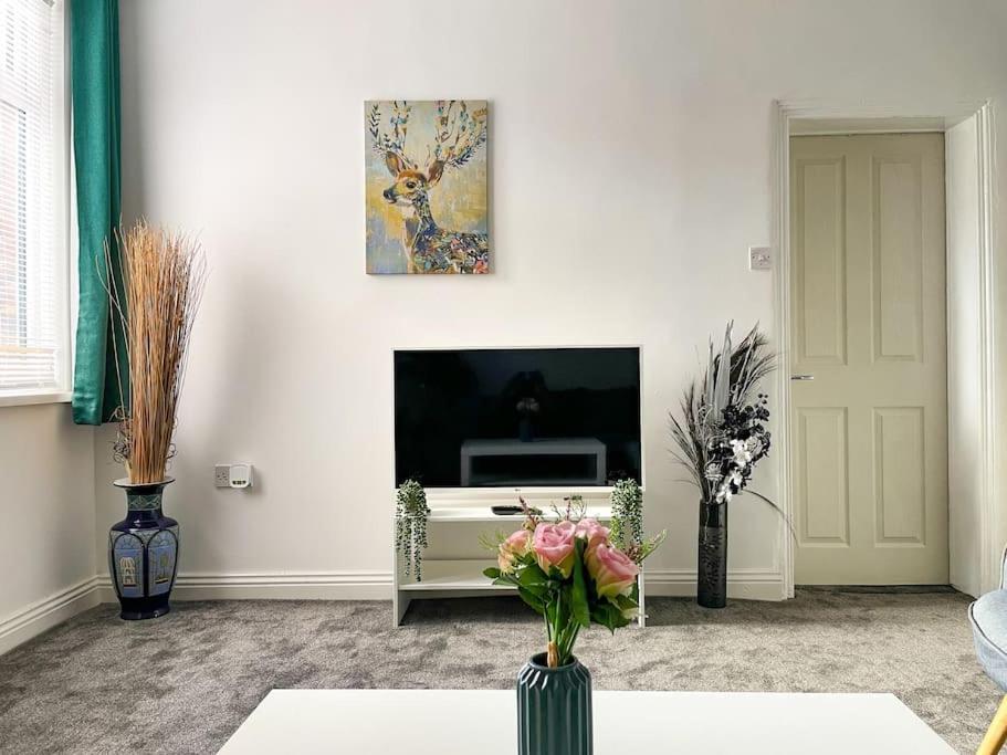 Apartament Perfect For Contractors & Families! 7 Beds Free Parking Birmingham Zewnętrze zdjęcie
