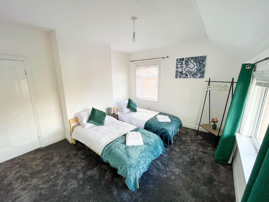 Apartament Perfect For Contractors & Families! 7 Beds Free Parking Birmingham Zewnętrze zdjęcie