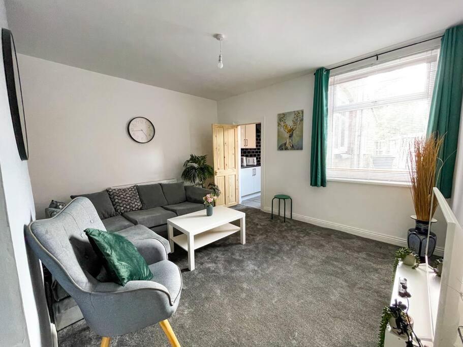 Apartament Perfect For Contractors & Families! 7 Beds Free Parking Birmingham Zewnętrze zdjęcie