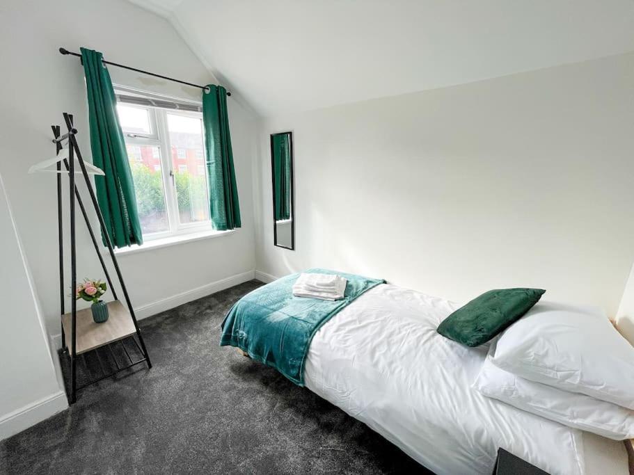 Apartament Perfect For Contractors & Families! 7 Beds Free Parking Birmingham Zewnętrze zdjęcie
